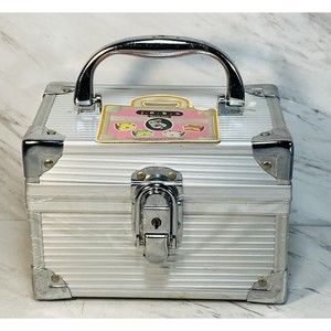 J.E.S.S Beauty Case NWT 7”x5”x5” Silver